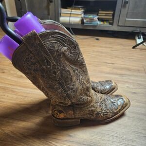 Corral Distressed Leather Embroidered Western Boots 8M Boho Hippie Rodeo Cowgirl
